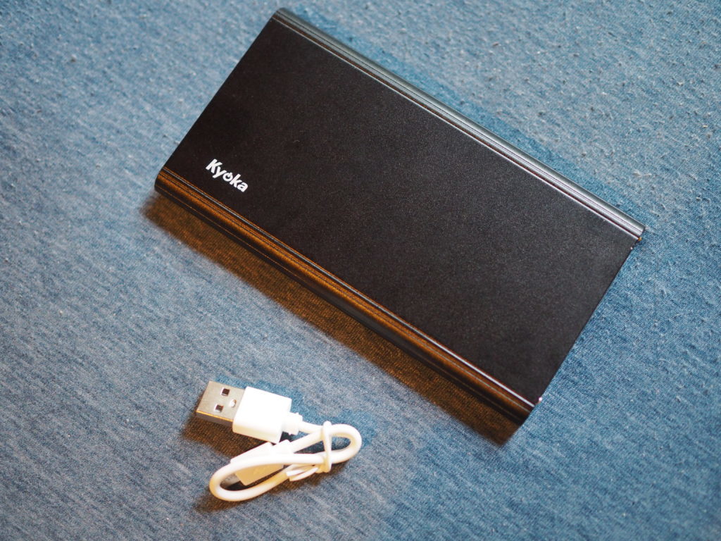 Kyoka 15 000mah 口コミ レビュー コスパ最強のモバイルバッテリーでした 人が右なら 私は左 Kyoka 15 000mah 口コミ レビュー コスパ最強のモバイルバッテリーでした 人が右なら 私は左